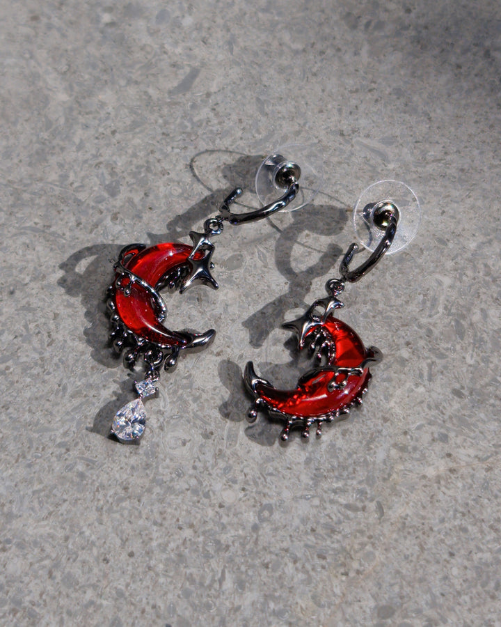 Nikaneko - Blood Moon Drip Mismatched Earrings