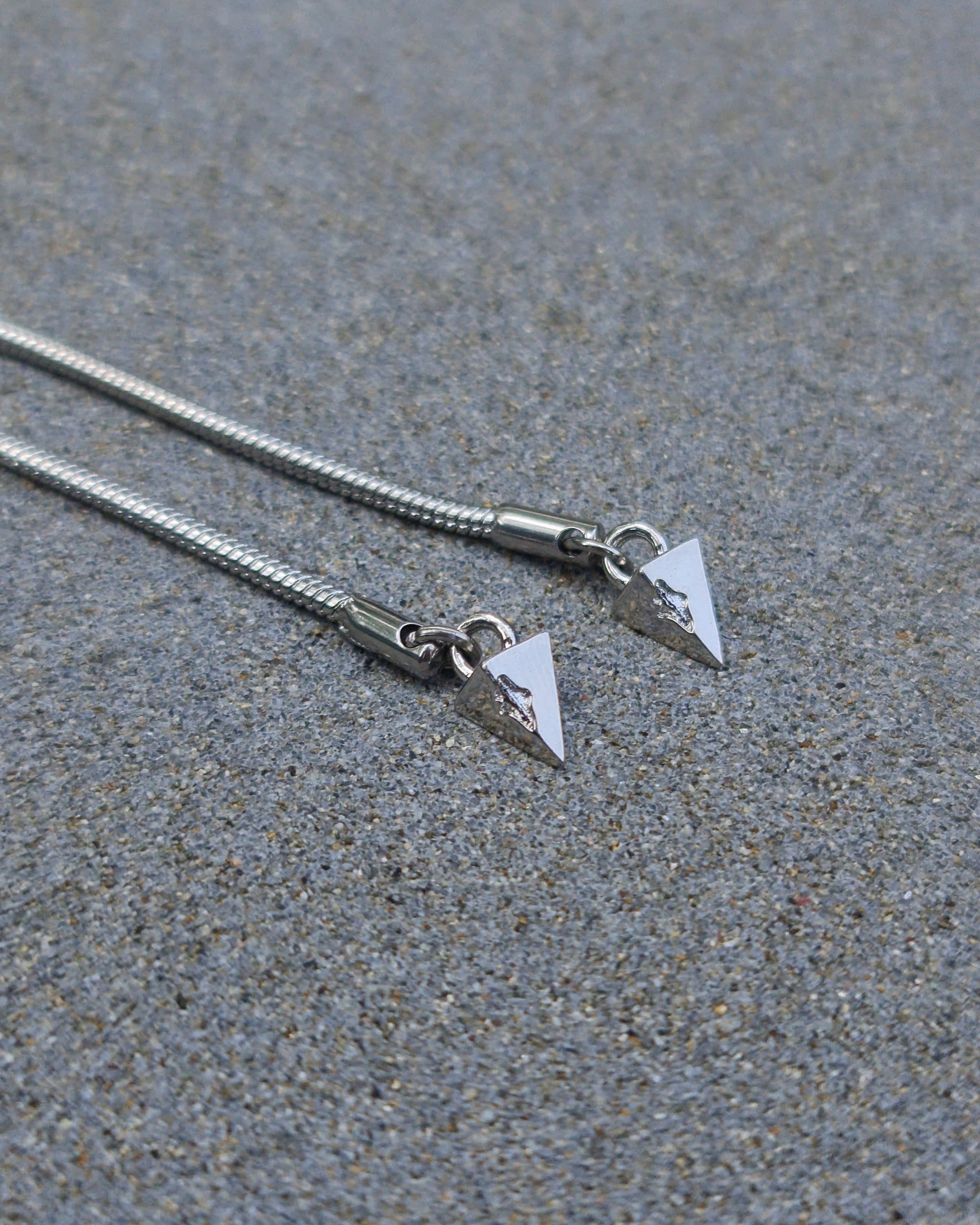Flutter Cage Necklace - Nikaneko