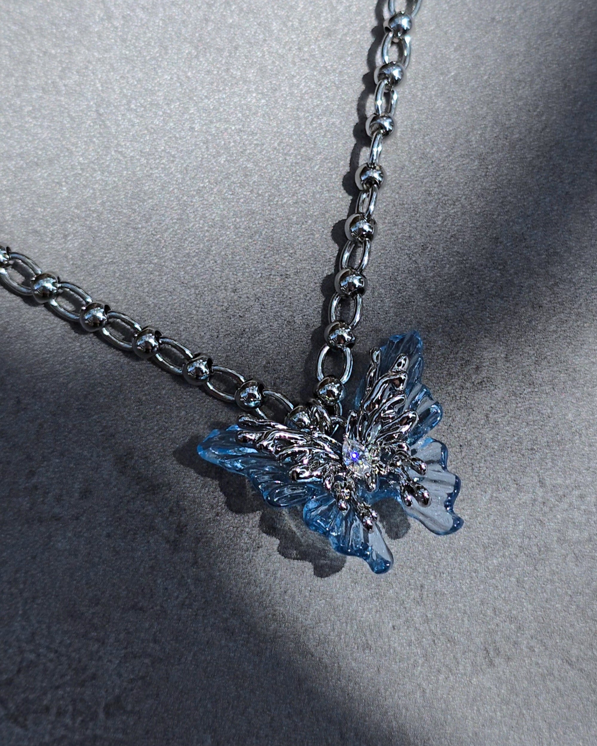 Frosty Butterfly Necklace - Nikaneko