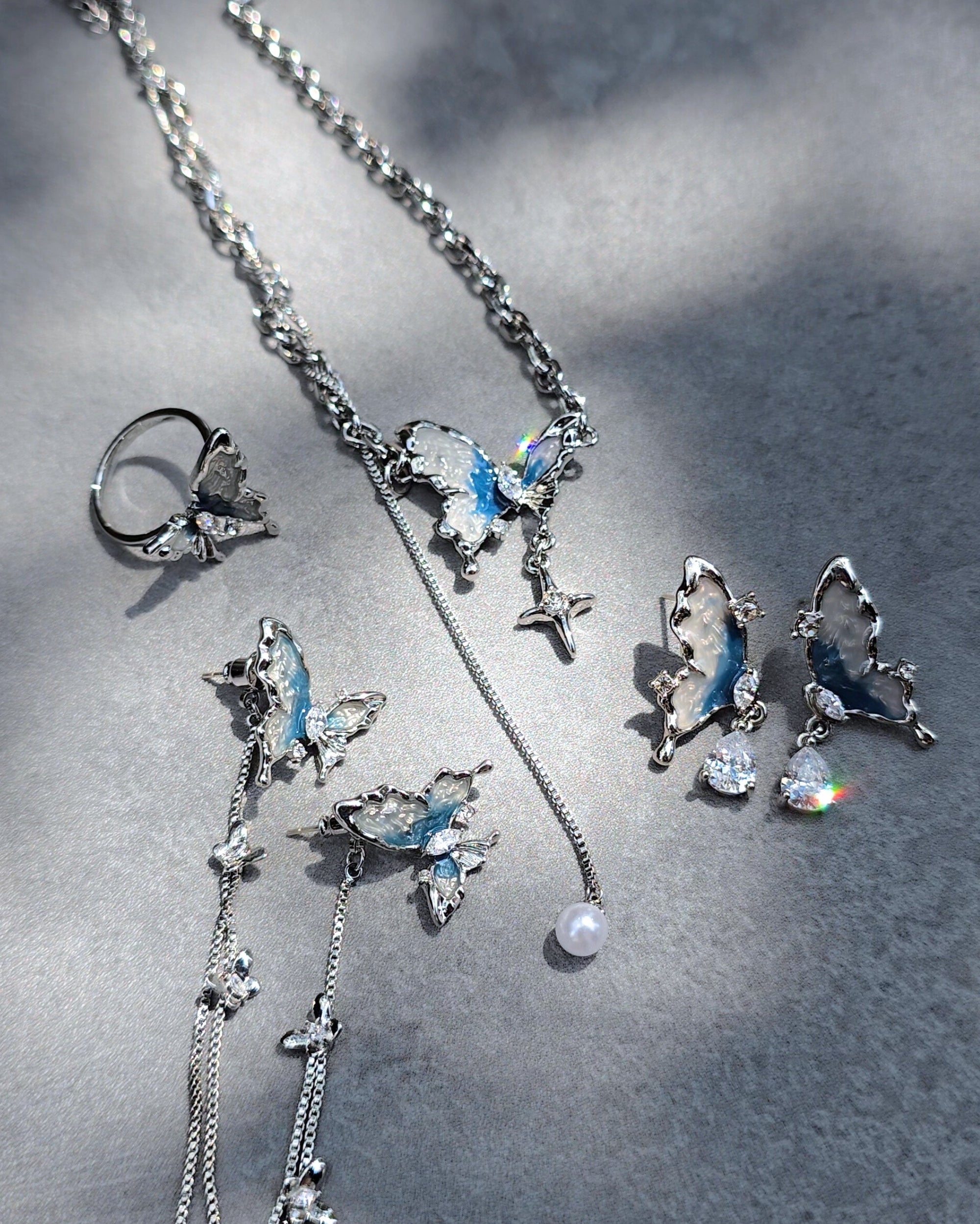 Glacier Wings Necklace - Nikaneko