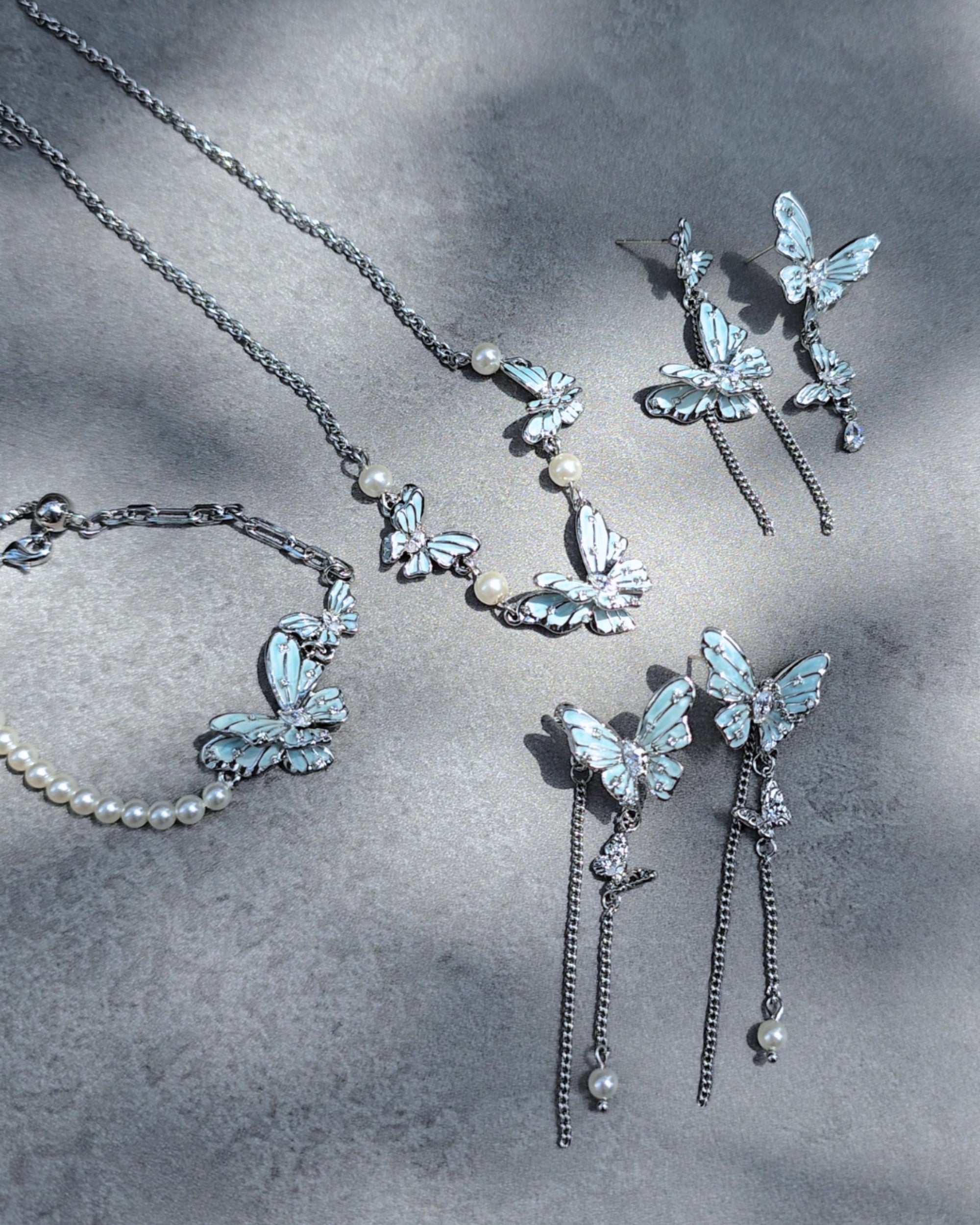 Minty Dew Butterfly Necklace - Nikaneko