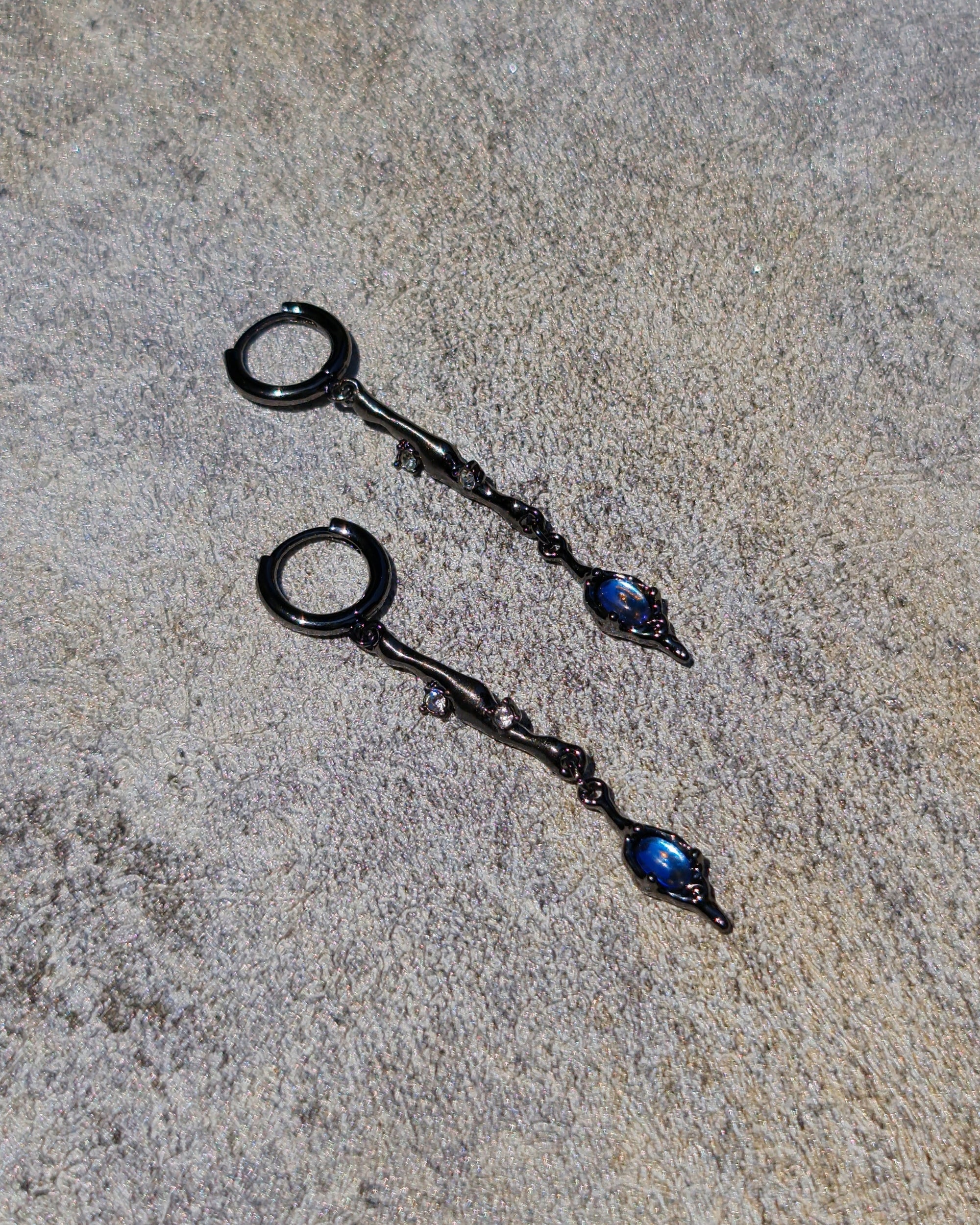 Mystic Gaze Earrings - Nikaneko