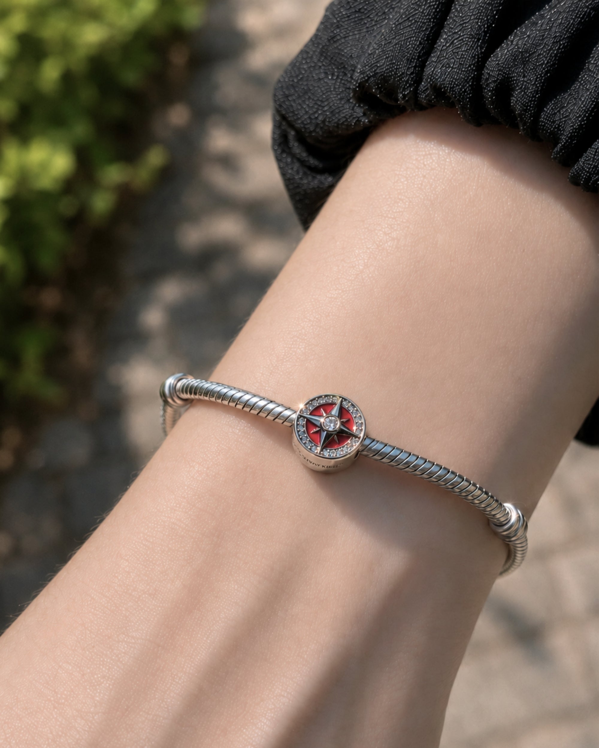 Stray Kids Compass Charm - LOVE, DREAMS &amp; SKZ Collection