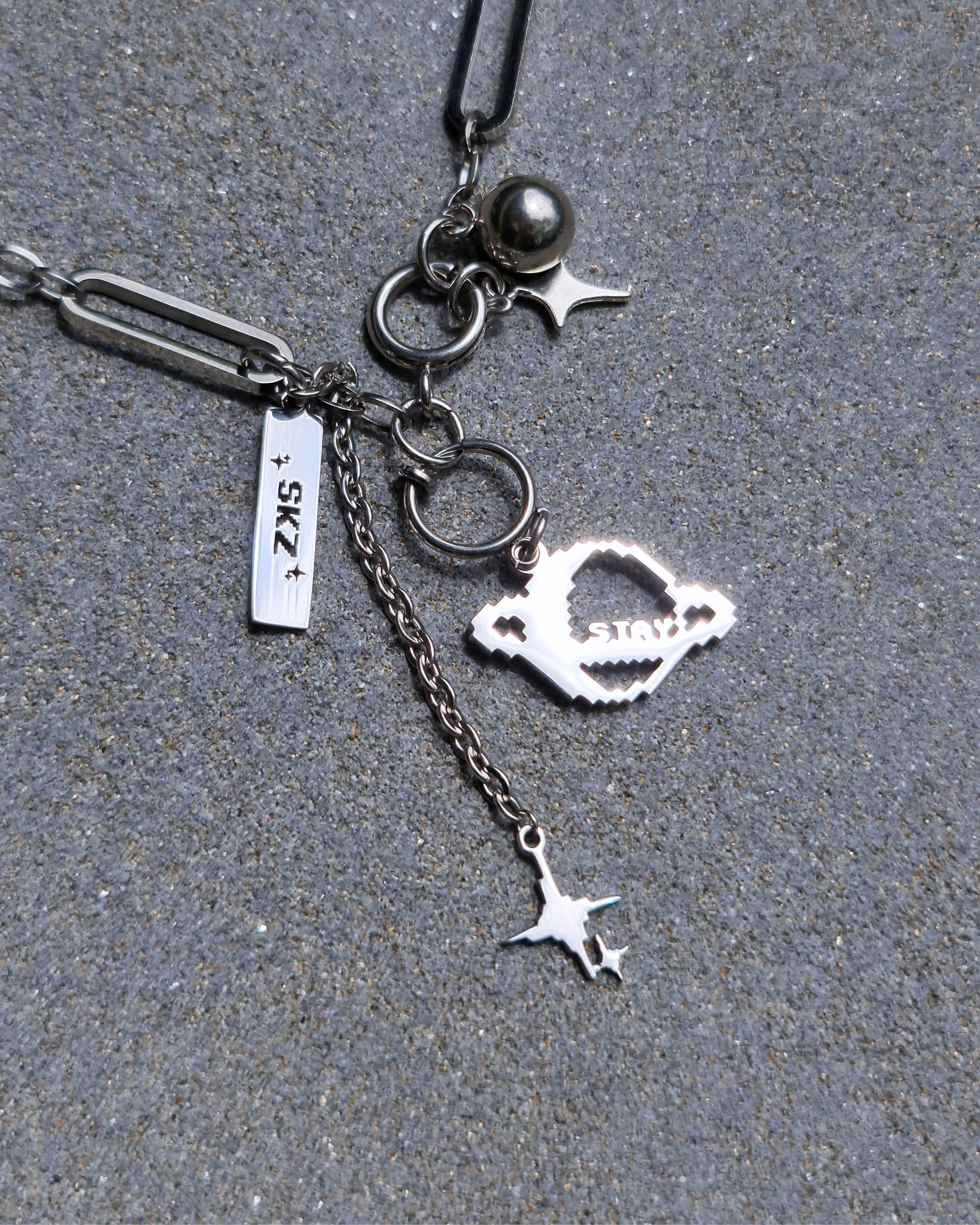 Stray Kids Stay Pixel Saturn Necklace – Nikaneko