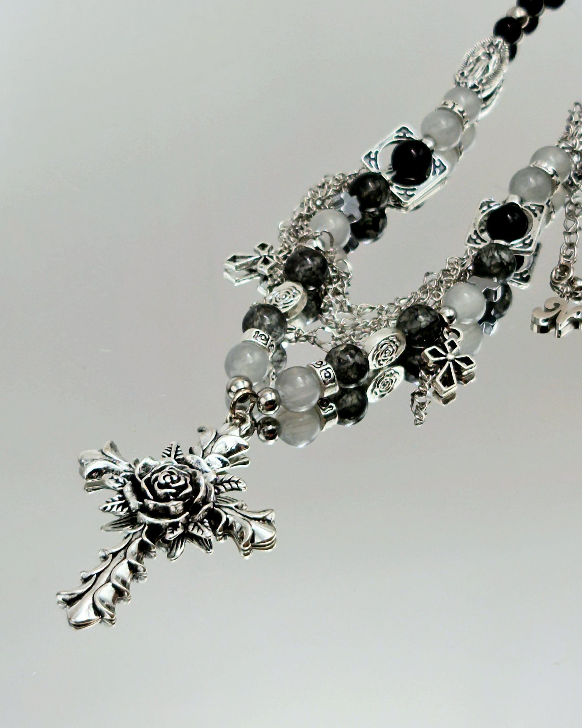 Sacred Rose Cross Necklace - Nikaneko